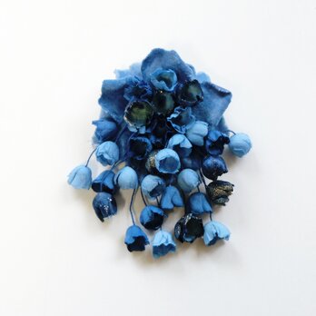 コサージュ木藍染めの画像