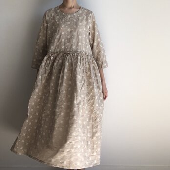 刺繍花レースワンピース(ベージュ)