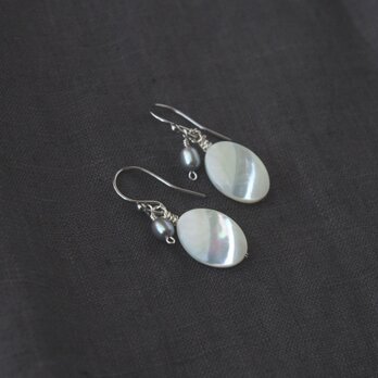 Mother of Pearl Pierce（White×Silver）の画像