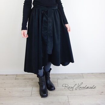 [予約販売]シャツコールブラックヘム変形スカートの画像