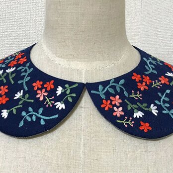 手刺繍つけ襟（紺色）の画像