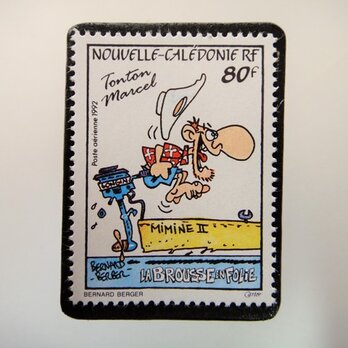 ニューカレドニア　漫画切手ブローチ 4792の画像