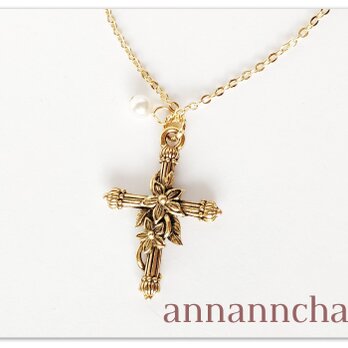 【花の絡まる十字架　のネックレス】クロス　　キリスト　イエスの画像