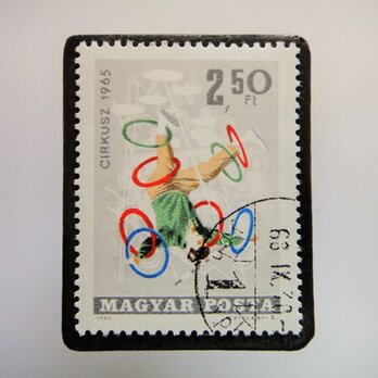 ハンガリー　サーカス切手ブローチ4819の画像
