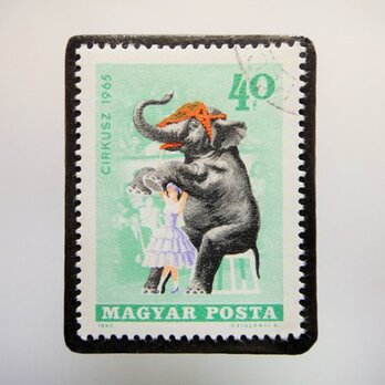 ハンガリー　サーカス切手ブローチ4824の画像