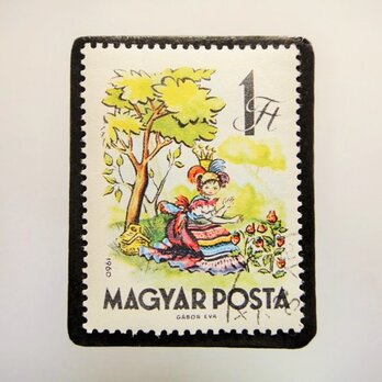ハンガリー　童話切手ブローチ4825の画像