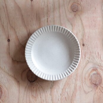 しのぎ皿 白　１７cm