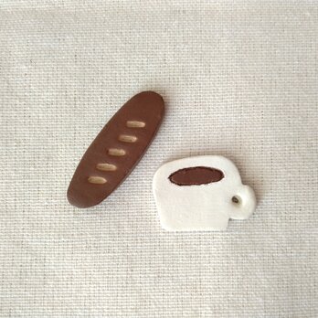 フランスパンとコーヒーのブローチ