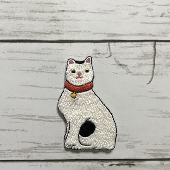 手刺繍浮世絵ブローチ＊歌川国芳「猫飼好五十三疋・鞠子」の猫の画像