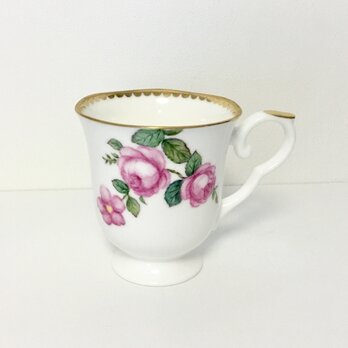 手描きのバラのマグカップの画像