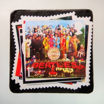イギリス　2007年ビートルズ切手ブローチ5001の画像