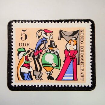 ドイツ　童話　ツグミのひげの王様　切手ブローチ5019の画像