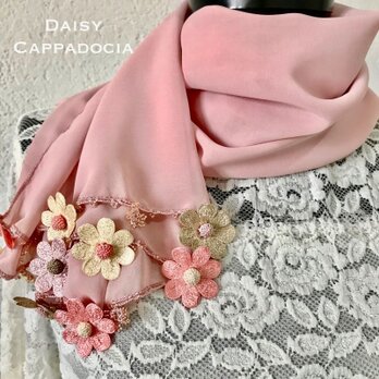 【オータムセール】刺繍のお花つき　シフォンストール（2辺）「デイジー」ピンクミックスの画像