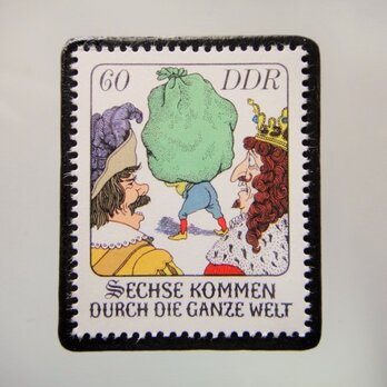 旧東ドイツ　童話切手ブローチ5036の画像