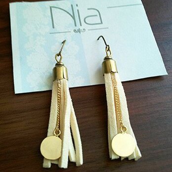 Tassel　charm　ピアス-white-の画像