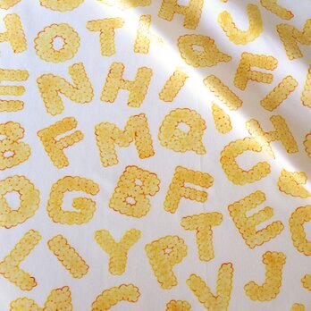 【140×98cm】サテン生地（オーガニックコットン）biscuits alphabet（plain）の画像