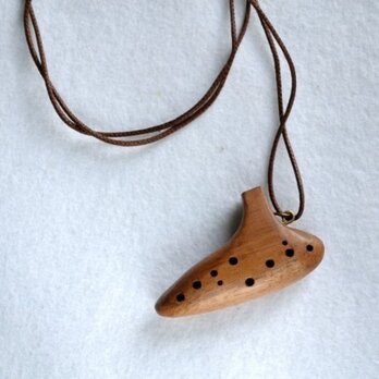 オカリナ　木のペンダント（クルミ材）