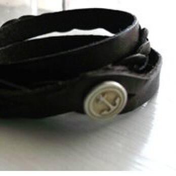 栃木レザー三つ編み3連ブレスレット