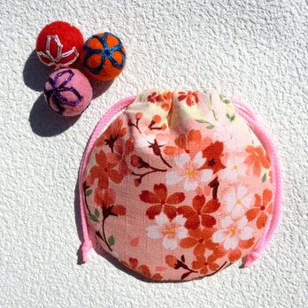 ミニ巾着袋　 濃いピンク色　桜花模様　小物収納　プレゼントにも　の画像