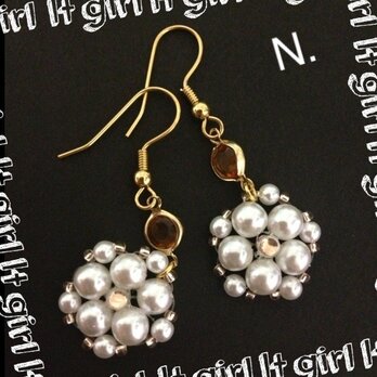 パール花ピアス