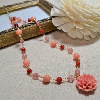 桜モチーフ　天然石ネックレスの画像