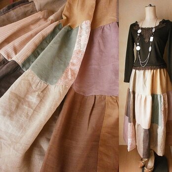 リネン 絵画なパッチワーク 優しいアースカラーのティアードスカートの画像