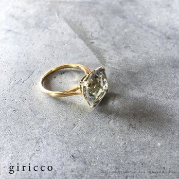 MARTINE 透明感のある1粒の大振りなグリーンアメジストK18ゴールドスクエアリング（M044-gold）の画像