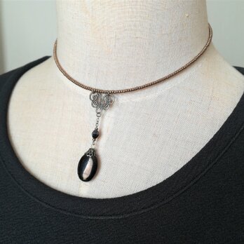 透かしパーツとジェット（木の化石）のチョーカー