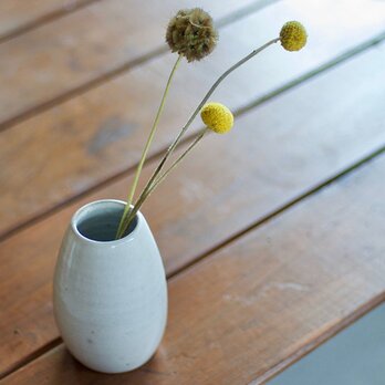 白い陶器の花瓶（無）