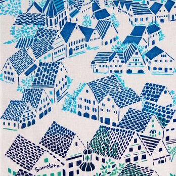 型染めてぬぐい「城塞の街　‐青い屋根と鳥-」（綿100％・手染め捺染）の画像