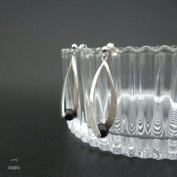 しずくのピアス - black silverの画像