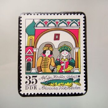 ドイツ　童話　チョウザメ物語　切手ブローチ　5137の画像