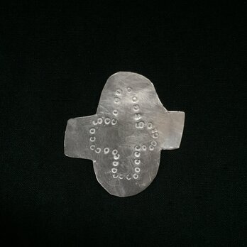 alumi  cross brooch  （2）の画像