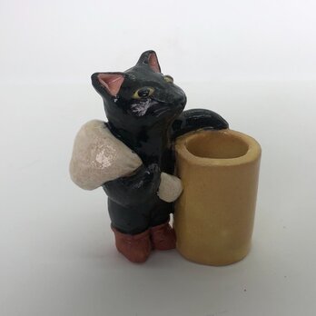 陶のスタンド「長靴をはいた猫」の画像