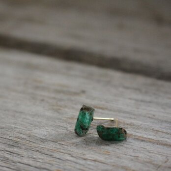 Unheated Natural Emerald Stud Earrings w/K18Goldの画像