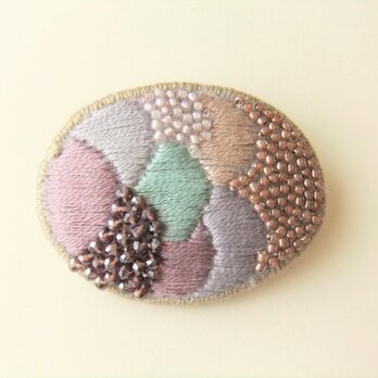 SALE Brooch　ビーズ刺繍　オーバル　purple（K0777)の画像