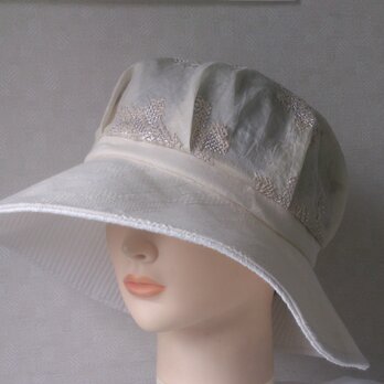 魅せる帽子☆刺繍入り綿ローンのリバーシブルキャプリーヌの画像