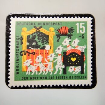 ドイツ　童話　七匹の子ヤギ　切手ブローチ　5149の画像