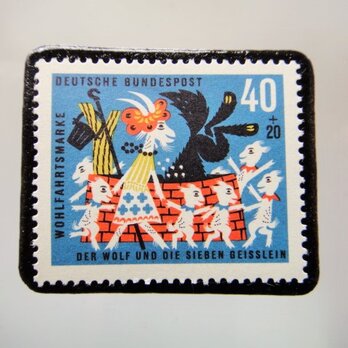 ドイツ　童話　七匹の子ヤギ　切手ブローチ　5151の画像