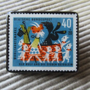 ドイツ　童話　七匹の子ヤギ　切手ブローチ　5151の画像