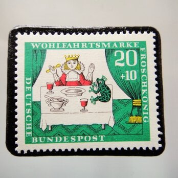 ドイツ　童話　カエルの王子　切手ブローチ　5153の画像