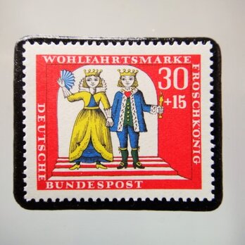 ドイツ　童話　カエルの王子　切手ブローチ　5154の画像