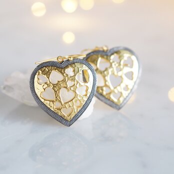 GoldxBlack Heart Earringsの画像