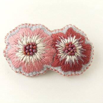 Brooch　ビーズ刺繍　お花　pink/red（K0781)の画像