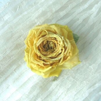 黄色の巻き薔薇 * 2種のシルク製 * コサージュの画像