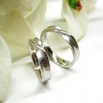ハンドメイド結婚指輪☆珍しい凹しゃくれツイストの画像