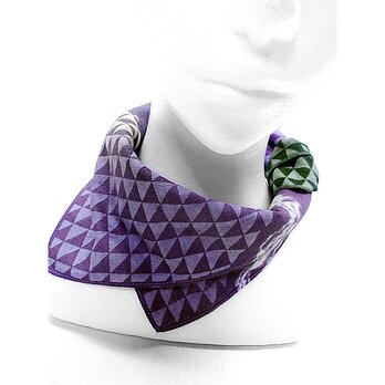 綿ハンカチ&スカーフ（鱗模様）（絞り染）（濃い紫色・濃いグレー色・濃い緑色・白色）の画像