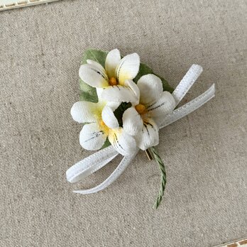 染め花のすみれのポニーフック(オフホワイト)