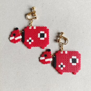 赤べこのイヤリング