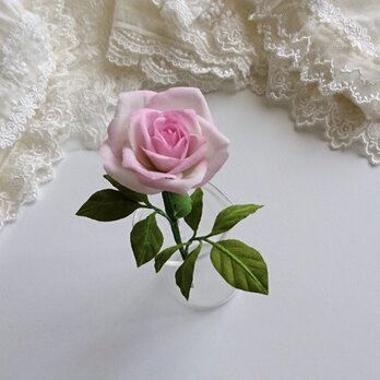アンティークローズの布花ブローチ【淡いピンク】コサージュ 薔薇の画像